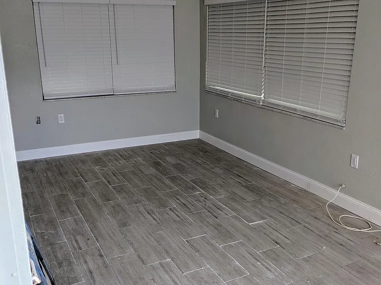 HUGE bonus room which has a/c duct