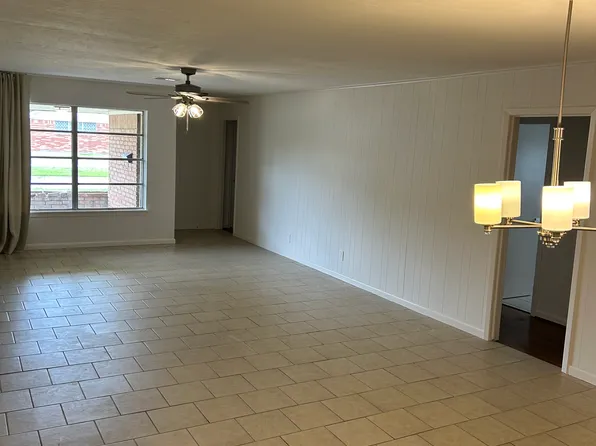 1604 Zapp Ln, Pasadena, TX 77502