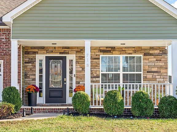 5th image of 713 Crestone Ln