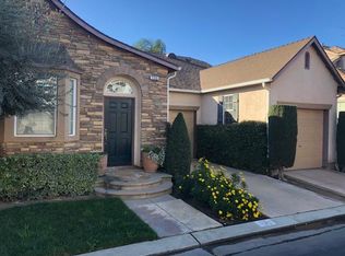 732 W Barcelona Ln, Clovis, CA 93619