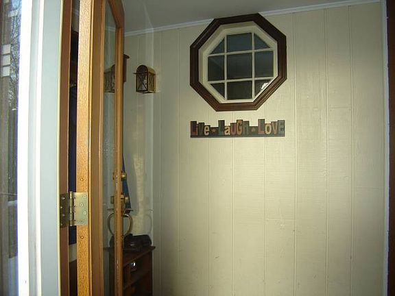 5th image of 163 S Benton St