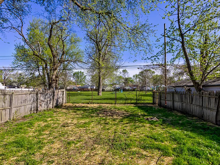 1731 E Pearl Ave — Photo 26