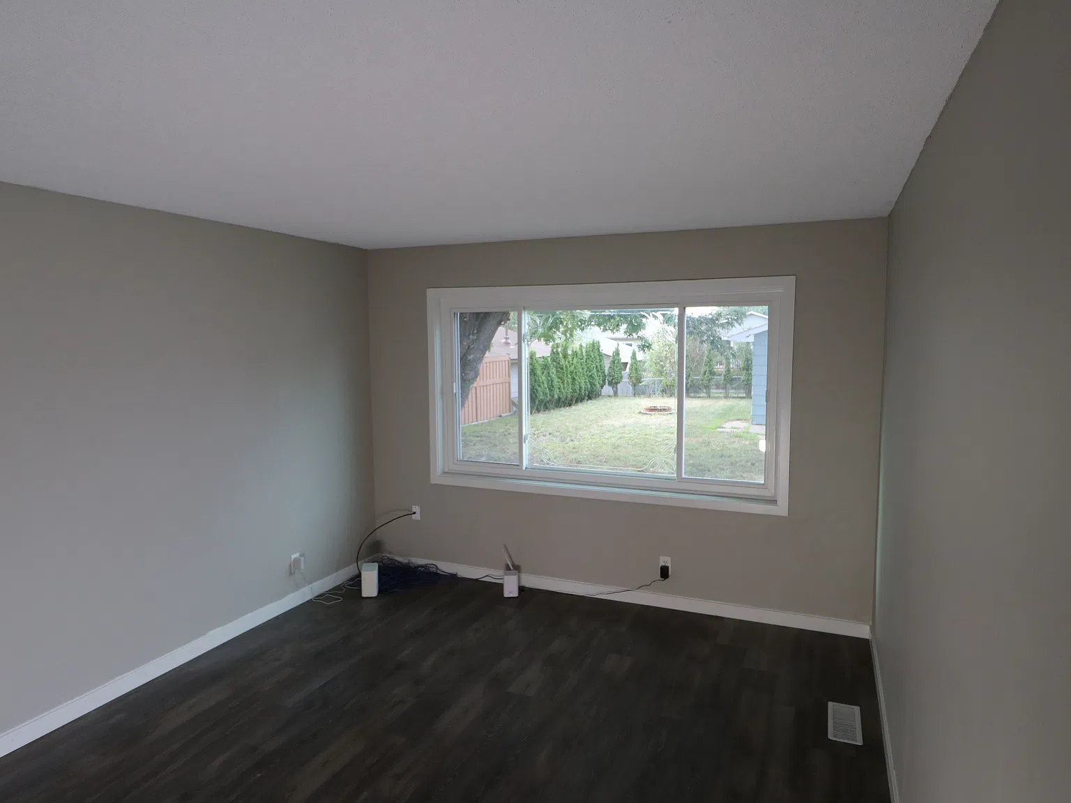 930 Larpenteur Ave W — Photo 3