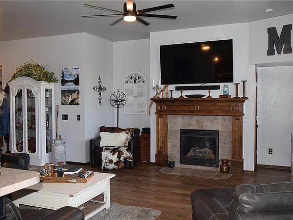 5th image of 317 Lone Oak Dr
