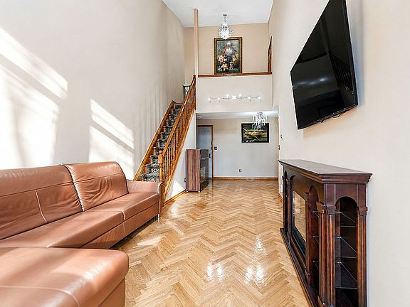 5th image of 1109 Banner Ave APT 6A