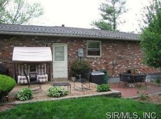 14 Gary Ave, Maryville, IL