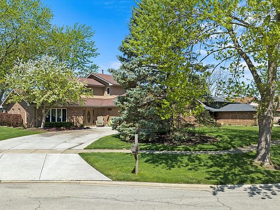 2nd image of 817 Piper Dr