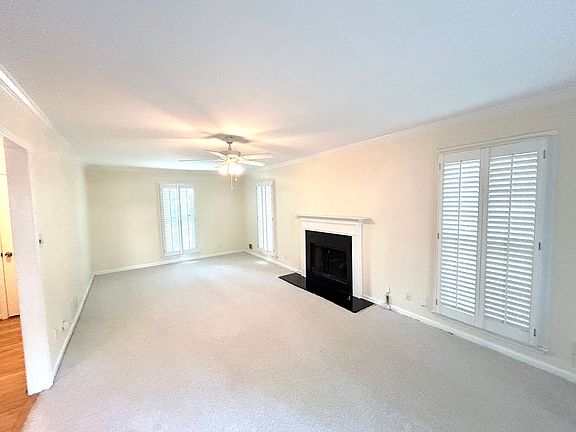 4th image of 1616 Isham Dr