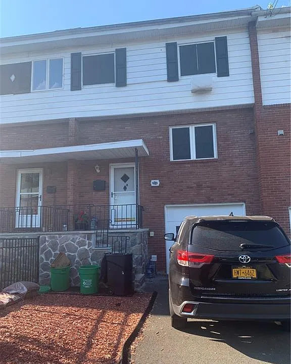 60 Halgren Cres
