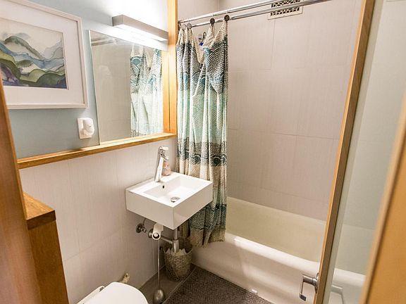 5th image of 1028 E Juneau Ave APT 217