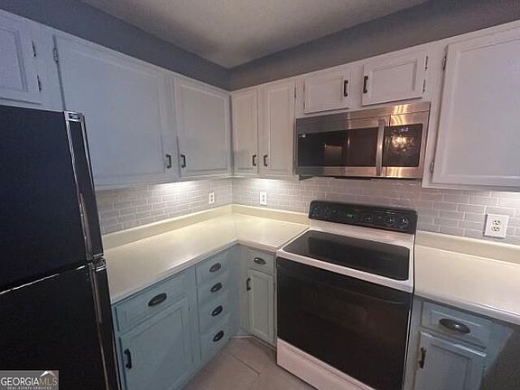 3rd image of 104 Abingdon Way