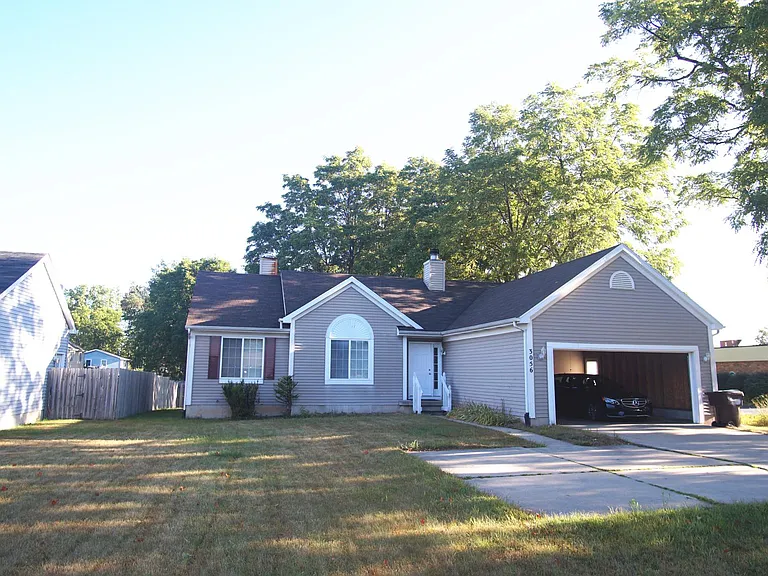 3056 E Lake Lansing Rd — Photo 1