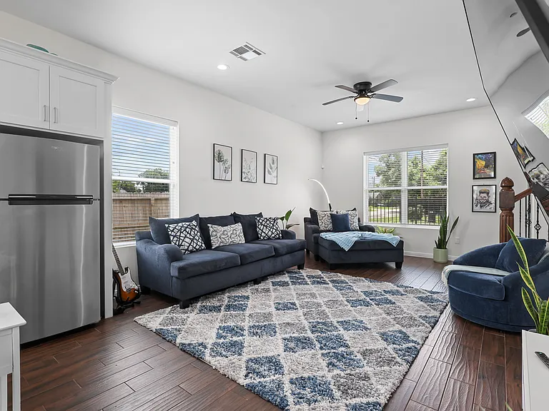 3437 Shelby Cir — Photo 4