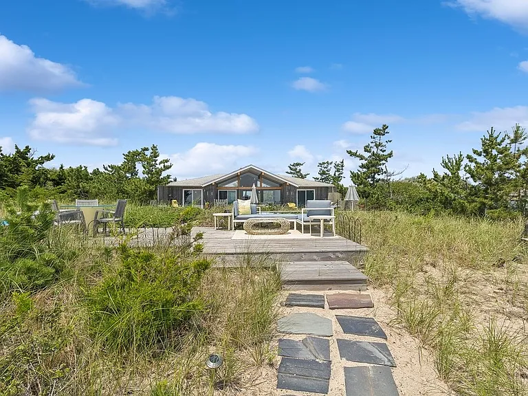 323 Marine Blvd — Photo 27