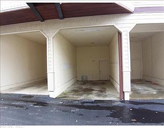 2nd image of 2202 Vista Cir