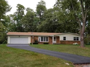 305 Hilltop Ct, Colona, IL 61241
