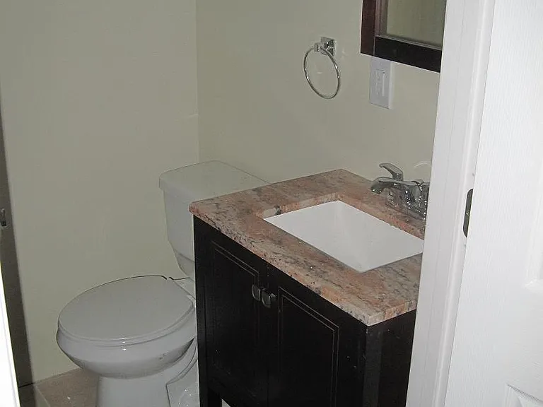1715 W Virginia Ave NE #4 — Photo 5