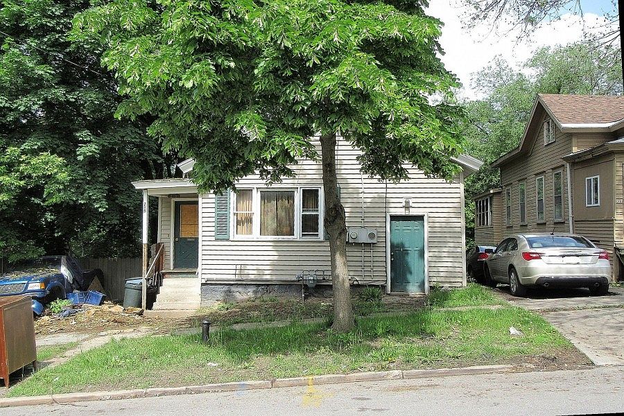 1st image of 215 Seward St