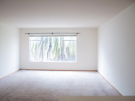 3rd image of 330 Taraval St