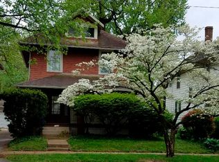 1122 W Edwards St, Springfield, IL 62704