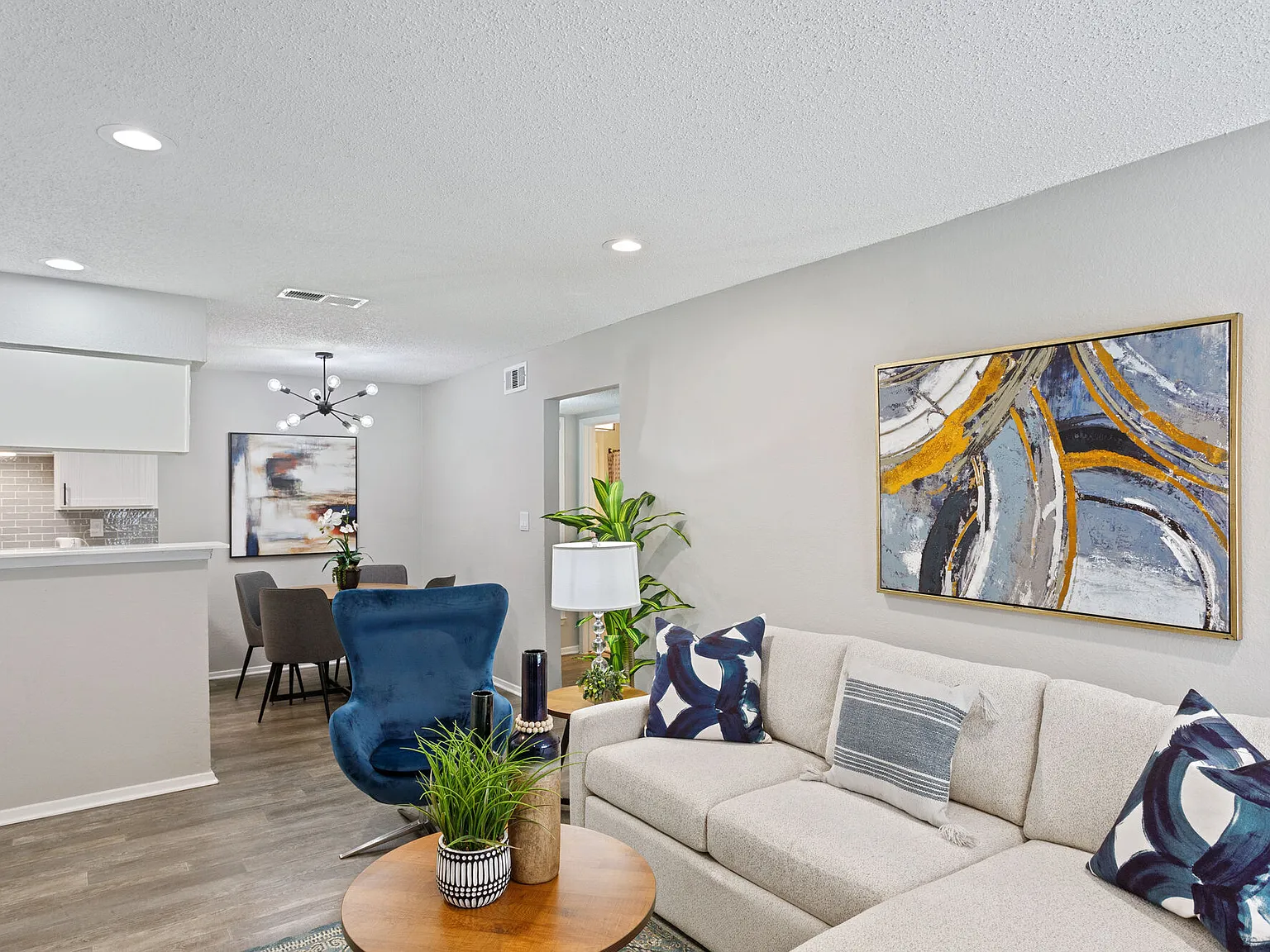 The Savoy Apartments — Photo 2