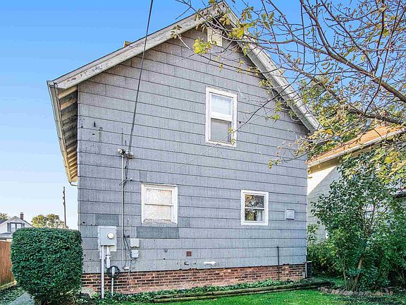 5th image of 228 E 12th St