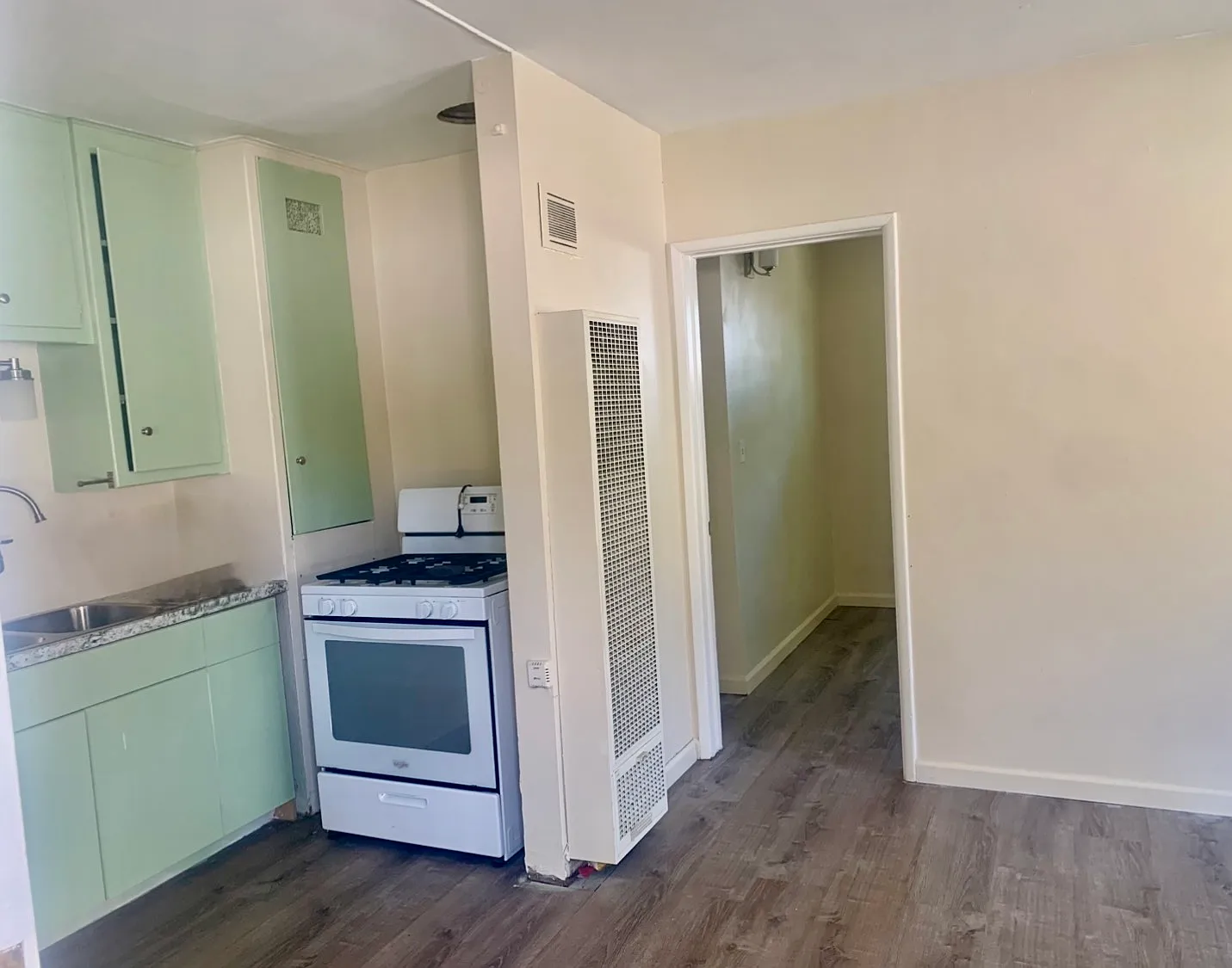 1016 Castillo St - 1 — Photo 2