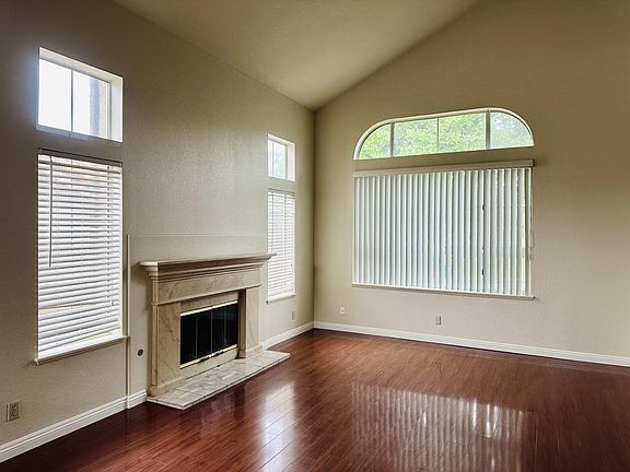 4th image of 10055 Miracanto Way