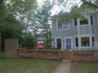 6074 Deer Hill Ct, Centreville, VA 20121