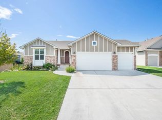 8707 W Candlewood St, Wichita, KS 67205