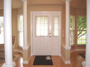 319 Cimarron Dr, Lombard, IL 60148