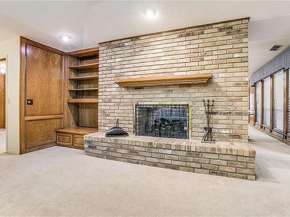 3rd image of 1904 Deerfield Dr