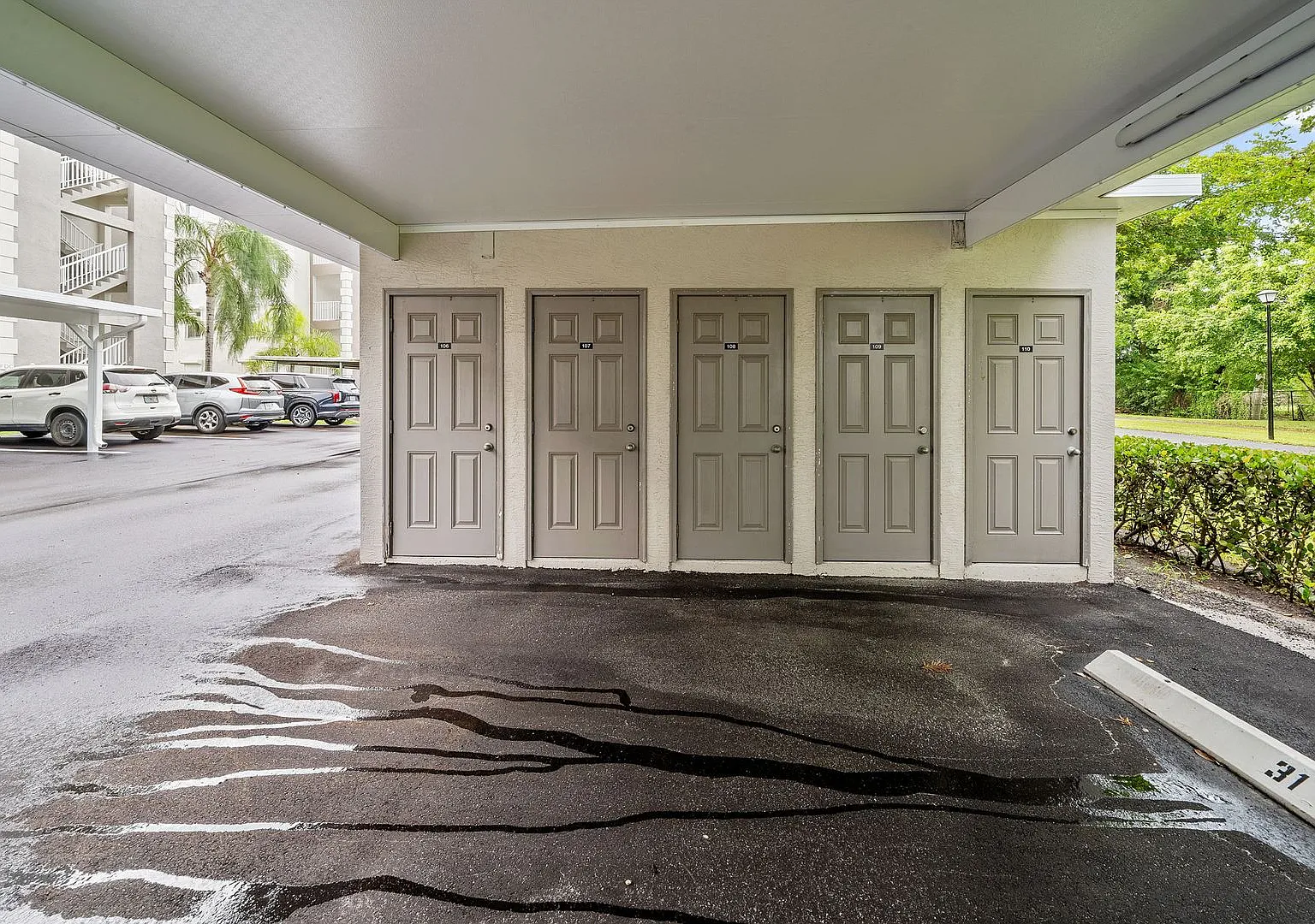 Fully Furnished 2BD/2BA Golf Course Condo Seasonal Rental in Golfview, Fort Myers — Photo 2