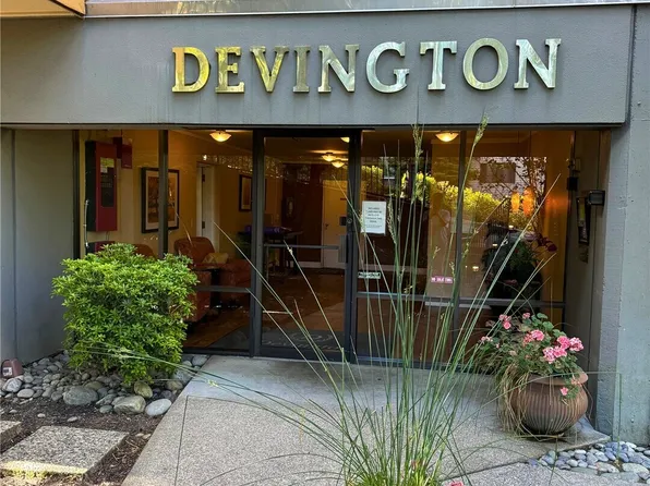 7600 SE 29th St #501, Mercer Island, WA 98040