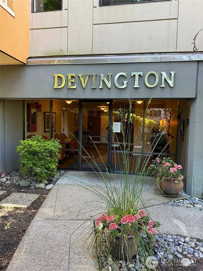 7600 SE 29th St #501 photo 1