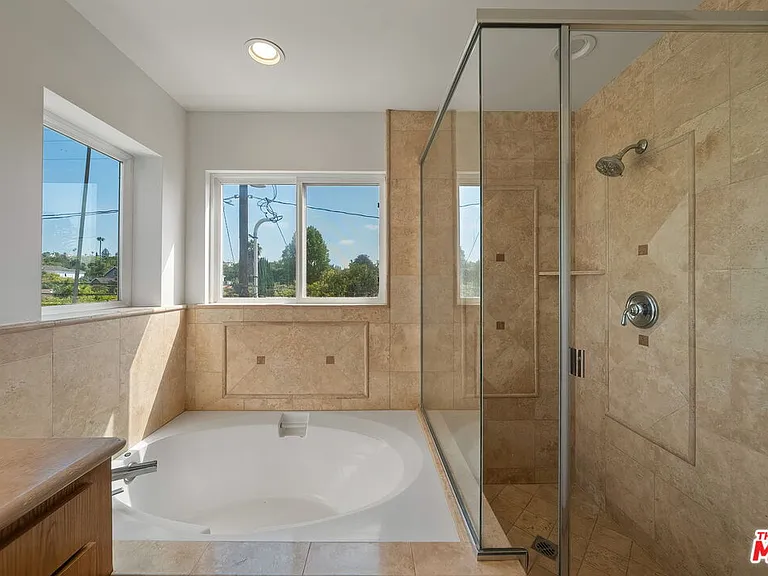 1107 Princeton St #105 — Photo 30