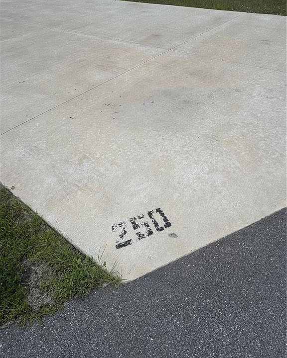1st image of 250 Horizon RD