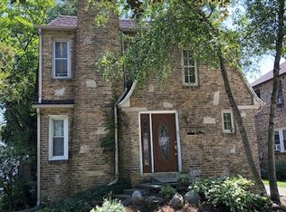 933 W Atlantic Ave, Waukegan, IL 60085