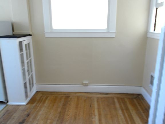 breakfast nook with build ins