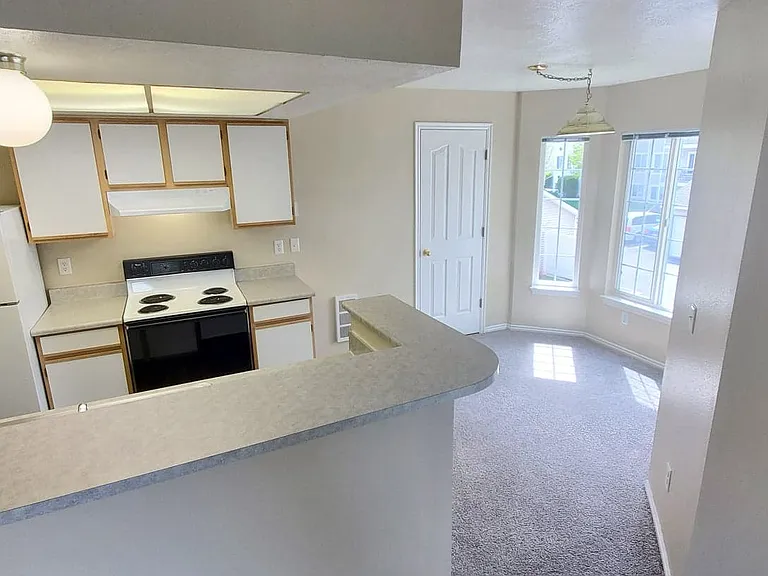 Parkwood Pointe Apartments — Photo 52