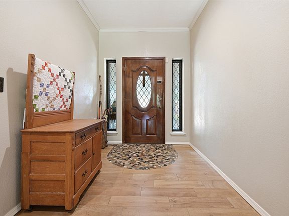 4th image of 8008 Forest Ln
