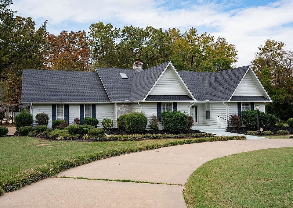 1st image of 10 Hill Creek Cir