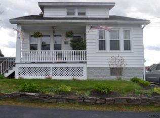 18 Charles St, Waterford, NY 12188