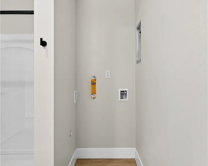 8414 Burnet Ave — Photo 12