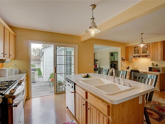 5th image of 96 Butternut Ln