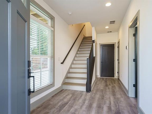 5th image of 40 Becker Pl NW