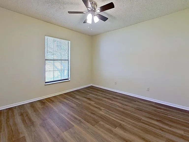 12958 Medford Ln — Photo 19