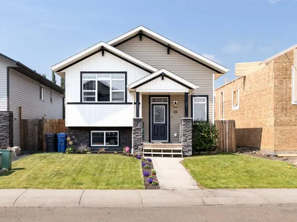 19 E Hanson Grn, Penhold, AB T0M 1R0