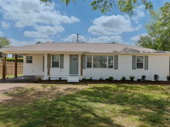 1106 Hillandale Dr, Tuscumbia, AL 35674