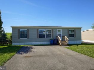 87 Lobin Rd, East Earl, PA 17519